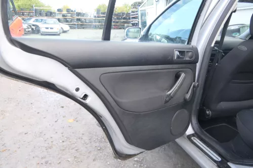 1x VW Bora Limousine Türverkleidung Verkleidung Tür hinten links (171793)