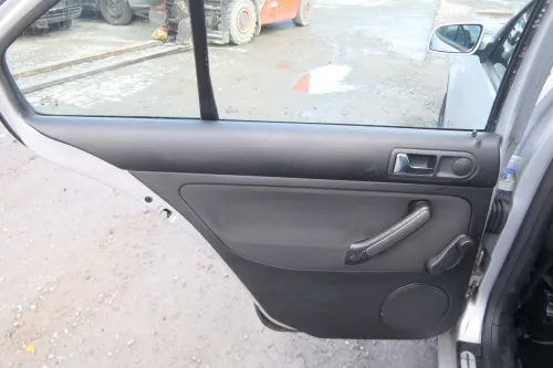 1x VW Bora Limousine Türverkleidung Verkleidung Tür hinten links (171793)