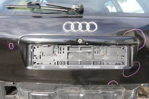 Audi A4 B5 Limousine Griff Heckklappe Heckklappengriff schwarz LY9B biscaBj.1999