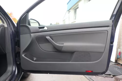 1x VW Golf 5 2/3-Türer Türverkleidung Verkleidung Tür vorne rechts