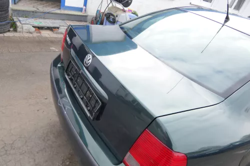 VW Passat 3B Limousine Heckklappe Klappe hinten Kofferraumklappe grün LC6N (171974)