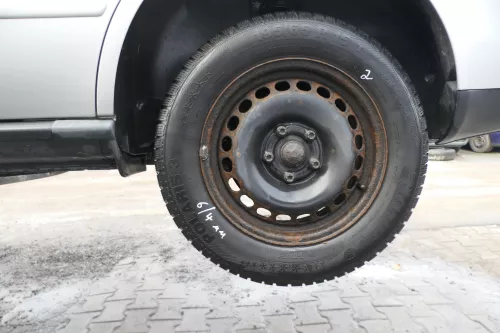 4X A4 B5 A6 4B Passat 3BG Felgen Reifen Winterreifen M+S 195/65 R15 91T 4-6mm (172010)