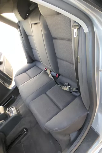 Audi A4 B6 B7 8E Limousine Sitz Rückbank Rücksitzbank hinten schwarz umklappbar (172060)