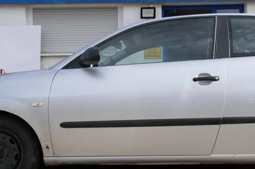 Seat Ibiza 6L Tür Fahrertür 2/3-Türer vorne links silber grau LS7N ohne Anbautei