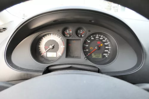 Seat Ibiza 6L Tacho Tachometer Kombiinstrument 186.000km 6L0920801A TDI SDI