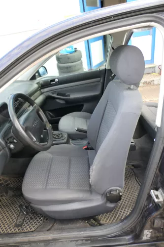 Audi A4 B5 Sitz Fahrersitz vorne links höhenverstellbar (172461)