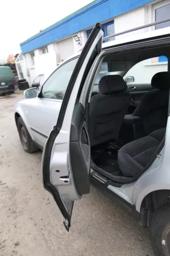 VW Passat 3B 3BG 3B6 Kombi Variant Tür hinten links silber LA7W reflexsilber (172518)