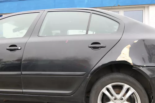 Skoda Octavia 1Z LIMOUSINE Tür hinten links schwarz LF9R (ohneAnbauteile)