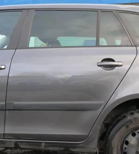 Skoda Fabia 5J Kombi Tür hinten links grau titangrau 9795 - ohne Anbauteile