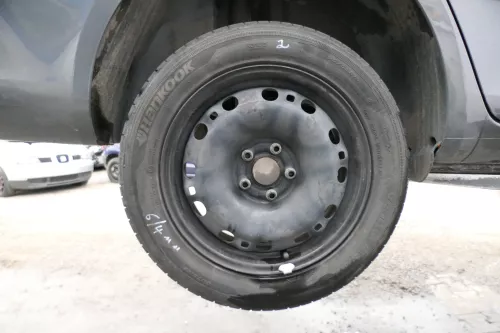 VW Polo 9N 6R Felgen Reifen 195/55 R15 85H Sommerreifen ca. 4-6mm (172664)