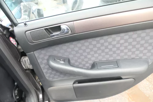 4x A6 4B Türverkleidung Verkleidung Tür vorne hinte links rechts onyx (172697)