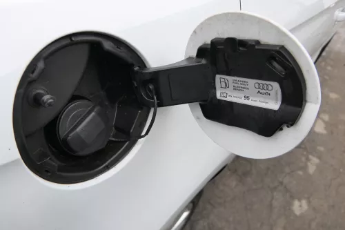 Audi A1 8X Tankdeckel Tankklappe Tank Deckel Klappe LS9R weiß (172942)