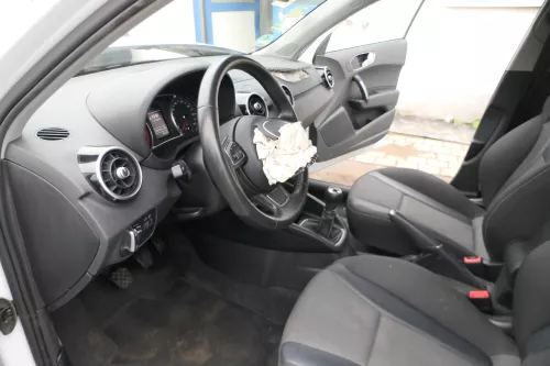 Audi A1 8X Mitteltunnel hinten Verkleidung um Handbremse Konsole schwarz K (172999)