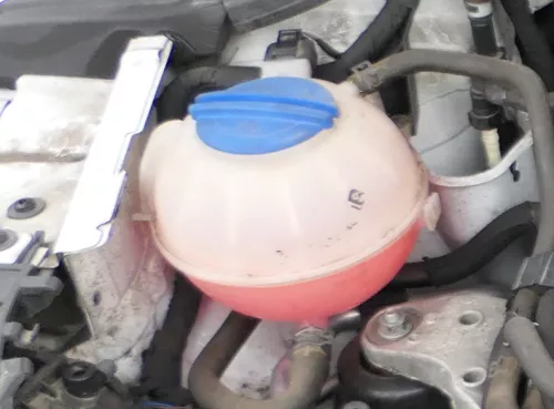 Polo A1 8X Ausgleichsbehälter Kühlflüssigkeit Behälter 6Q0121407B /D Deckel