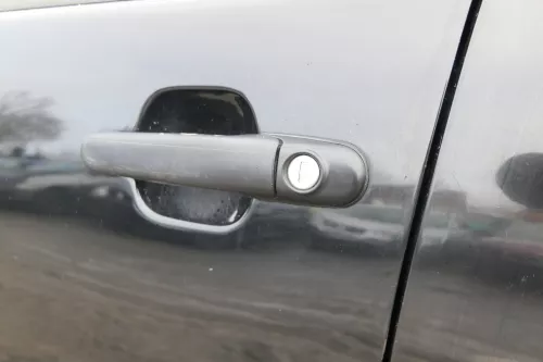 VW Polo Variant Kombi 6Kv oder Caddy 9Kv Tür vorne links schwarz LA9Y ohneAnbaut (173263)