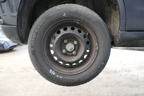 4x VW Golf 3 Vento 175/70 R13 82T Sommerreifen Reifen 5,5jx13H2 ET38 ca. 4-5mm (173280)