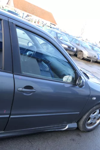 Seat Leon Toledo 1M Tür vorne rechts Beifahrertür silber grau LS7T (173323)