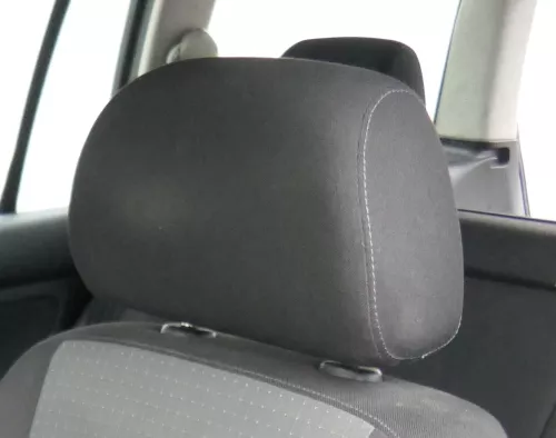 1x VW Golf 4 Bora Kopfstütze vorne vorn weiße Nähte schwarz rechts oder links (173403)
