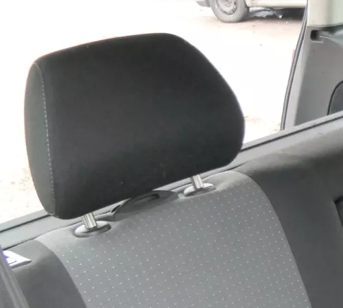 1x VW Golf 4 Bora Kopfstütze hinten weiße Nähte schwarz rechts oder links