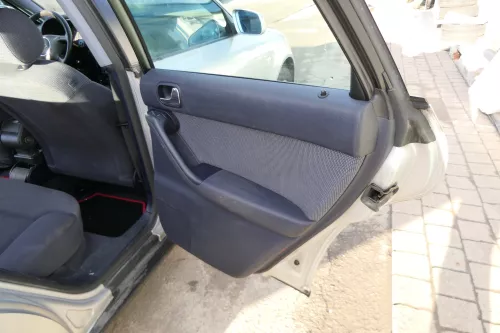 1x A3 8L Türverkleidung Verkleidung Tür hinten rechts 4/5-Türer maritimblau blau (173570)