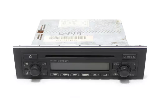 Audi A4 8E B6 Radio CD Player Original concert 8E0035186J mit Code (173703)