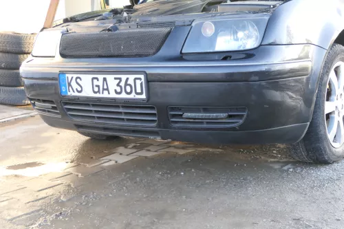 VW Bora Stoßstange vorne Frontstoßstange Stoßfänger vorn schwarz LC9Z SWR (173820)