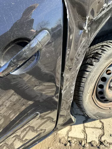 GEKNICKT Golf 5 V 1K Tür nur das Türblatt hinten links 4/5-Türer schwarz LC9Z (173849)