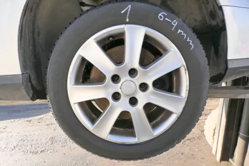 Passat 3C Golf Reifen Winterreifen 205/55 R16 91T Alufelgen Felgen 5-6mm Borbet