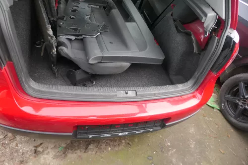 VW Golf 5 1K Limousine Stoßstange hinten Heckstoßstange rot LY3D (174441)