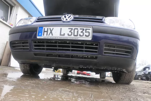 VW Golf 4 Stoßstange vorne Stoßfänger vorn vorne blau LB5N indigoblau blau indig (174493)