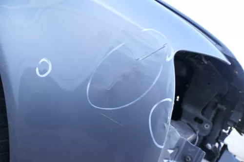 Audi A6 4B Kotflügel vorne rechts grau LY7L s(bis ca.Mitte 2001 passend) MÄNGEL (174544)