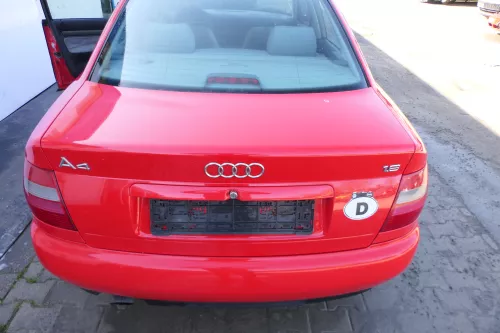Audi A4 B5 Heckklappe hinten Klappe Kofferraumklappe Limousine rot LY3H bis1999