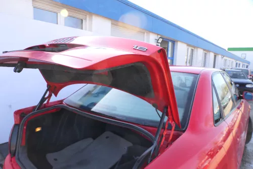 Audi A4 B5 Heckklappe hinten Klappe Kofferraumklappe Limousine rot LY3H bis1999 (174782)