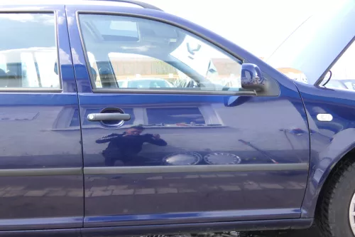 Golf 4 Bora Tür vorne rechts Beifahrertür 4/5-Türer Kombi Variant blau LB5N