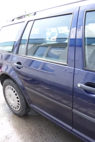 VW Golf 4 Bora Tür hinten rechts nur Kombi / Variant blau LB5N indigoblau (174822)