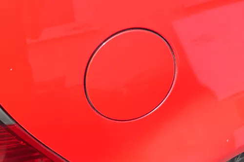 VW Golf 4 Limousine Tankdeckel Deckel Tank Tankverschluß rot LY3D (174904)