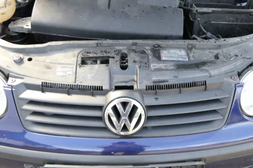 VW Polo 9N Stoßstange Frontstoßstange vorne blau LB5N + Grill (174954)