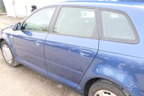 Audi A3 8P 4/5-Türer Tür hinten links Türblatt mit Rahmen blau LZ5C (175026)