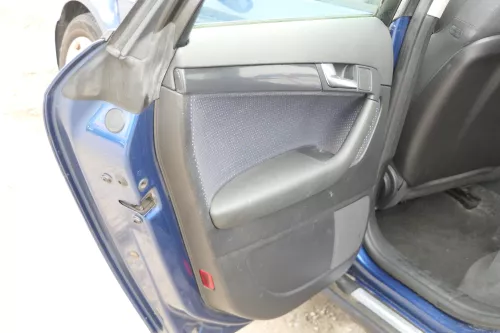 1x Audi A3 8P Türverkleidung Verkleidung Tür hinten links 4/5-Türer schwarz (175037)