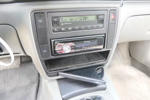 VW Passat 3B 3BG Mittelkonsole Verkleidung Aschenbecher Dekor netzoptik Optik