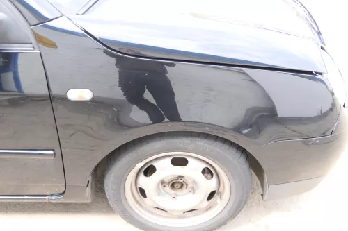 VW Lupo Kotflügel vorne rechts schwarz L041