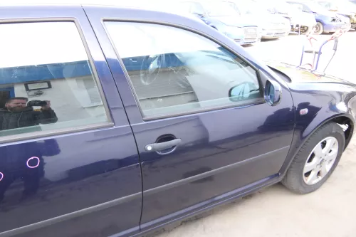 VW Golf 4 Bora Tür vorne rechts Beifahrertür 4/5-Türer+ Kombi Avant blau LC5H (175246)