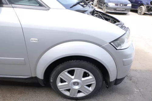 Audi A2 8Z Kotflügel vorne rechts silber LY7W