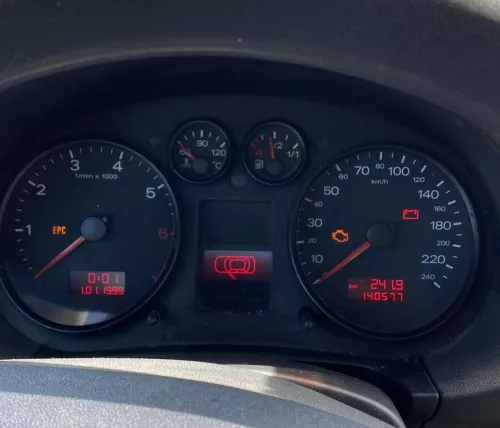 Audi A2 8Z Tacho Tachometer Kombiinstrument 140.000km 8Z0920900A Benziner 1.4