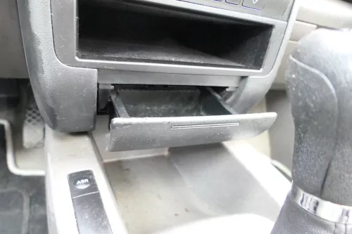 Audi A2 8Z Aschenbecher vorne 8Z0857951 6PS