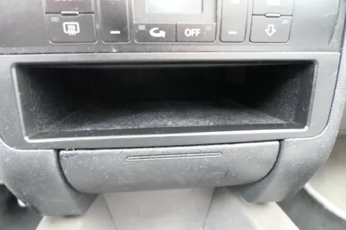 Audi A2 8Z Aschenbecher vorne 8Z0857951 6PS (175287)