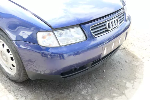 Audi A3 8L Stoßstange Frontstoßstange vorne blau LZ5K mit Grill (175459)