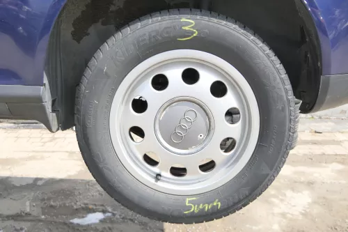 4x Audi A3 8L Alufelgen Reifen 195/65 R15 Sommerreifen 5-7mm 8L0601025E (175477)