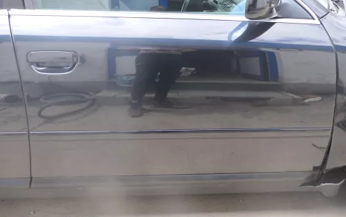 Audi A6 4B C5 Tür nur Türblatt vorne rechts Beifahrertür schwarz LN4J