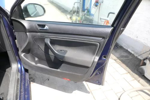 1x Golf Variant Kombi AJ5 5 1K Türverkleidung Verkleidung Tür vorne rechts schwa